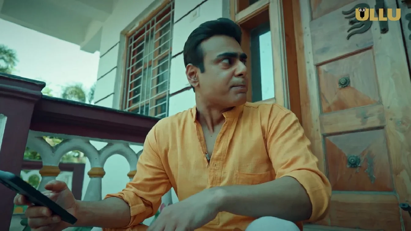 Kundi Mat Khadkao Raja S01 P02 (E05-07) ULLU
